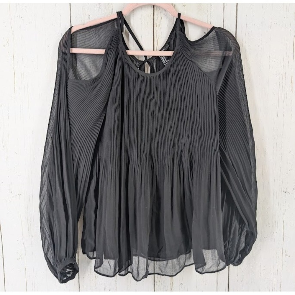 Forever 21 Size Medium Black Twill Womens Sheer Long Sleeve Cold Shoulder Blouse